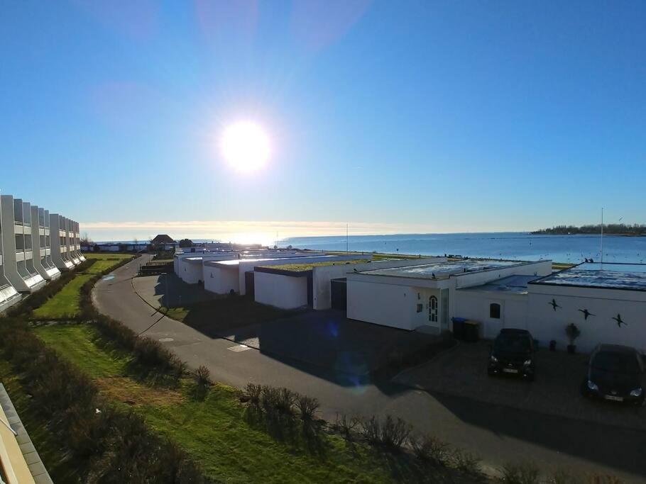 Meerblick-Apartment Meerzeit Südstrand 34m² 2 Pers. 1.OG BK MB WLAN Fehmarn Exterior foto